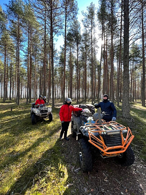 Прокат квадроциклов. Подарочные сертификаты Ultra Подарки Петрозаводск. Купить оригинальный подарок или подарочный сертификат на Прокат квадроциклов. Сервис UltraPodarki.ru Петрозаводск 8 800 505 95 30. 