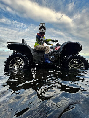 Прокат квадроциклов. Подарочные сертификаты Ultra Подарки Петрозаводск. Купить оригинальный подарок или подарочный сертификат на Прокат квадроциклов. Сервис UltraPodarki.ru Петрозаводск 8 800 505 95 30. 