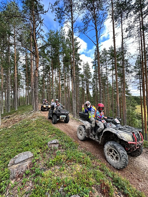 Прокат квадроциклов. Подарочные сертификаты Ultra Подарки Петрозаводск. Купить оригинальный подарок или подарочный сертификат на Прокат квадроциклов. Сервис UltraPodarki.ru Петрозаводск 8 800 505 95 30. 